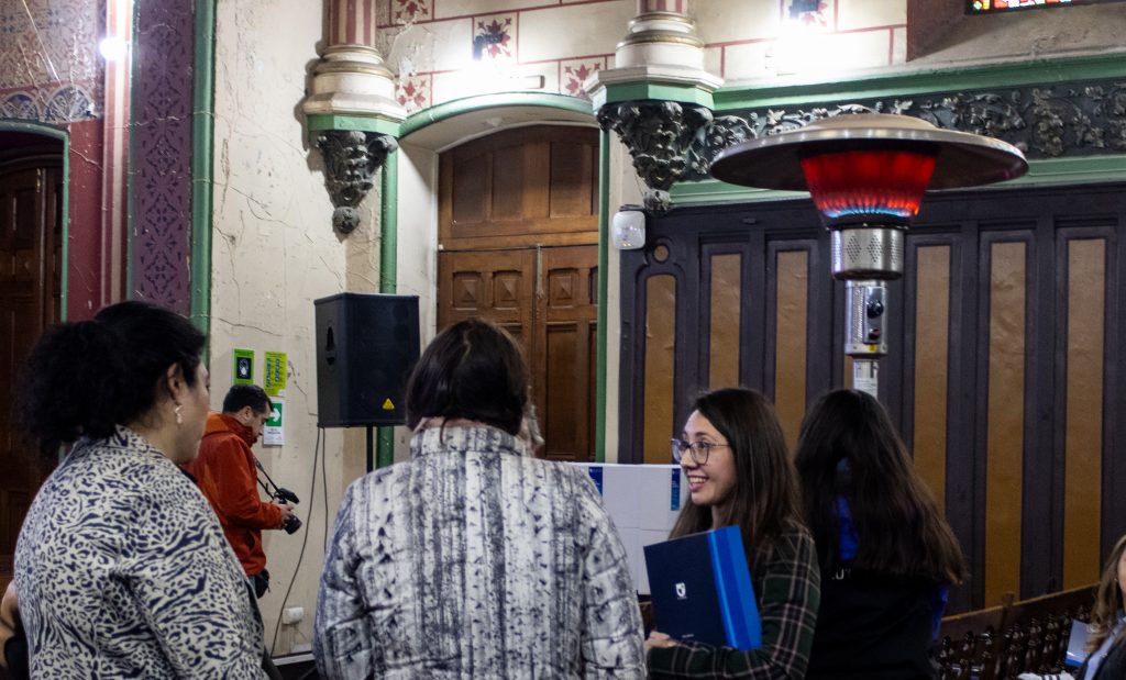 Jornada uno del encuentro de la Red de universidades en la ceremonia de lanzamiento de libro en braille en salon de la Utem